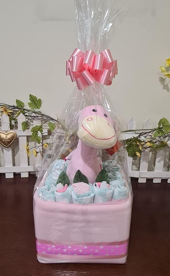 Giraffe Nappy Cake with Huggies Nappies - Blanket Babies