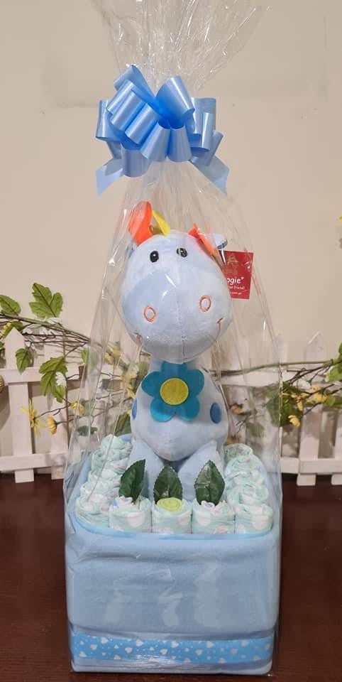 XL Baby Boy Gift Hamper with Huggies Nappies - Blanket Babies